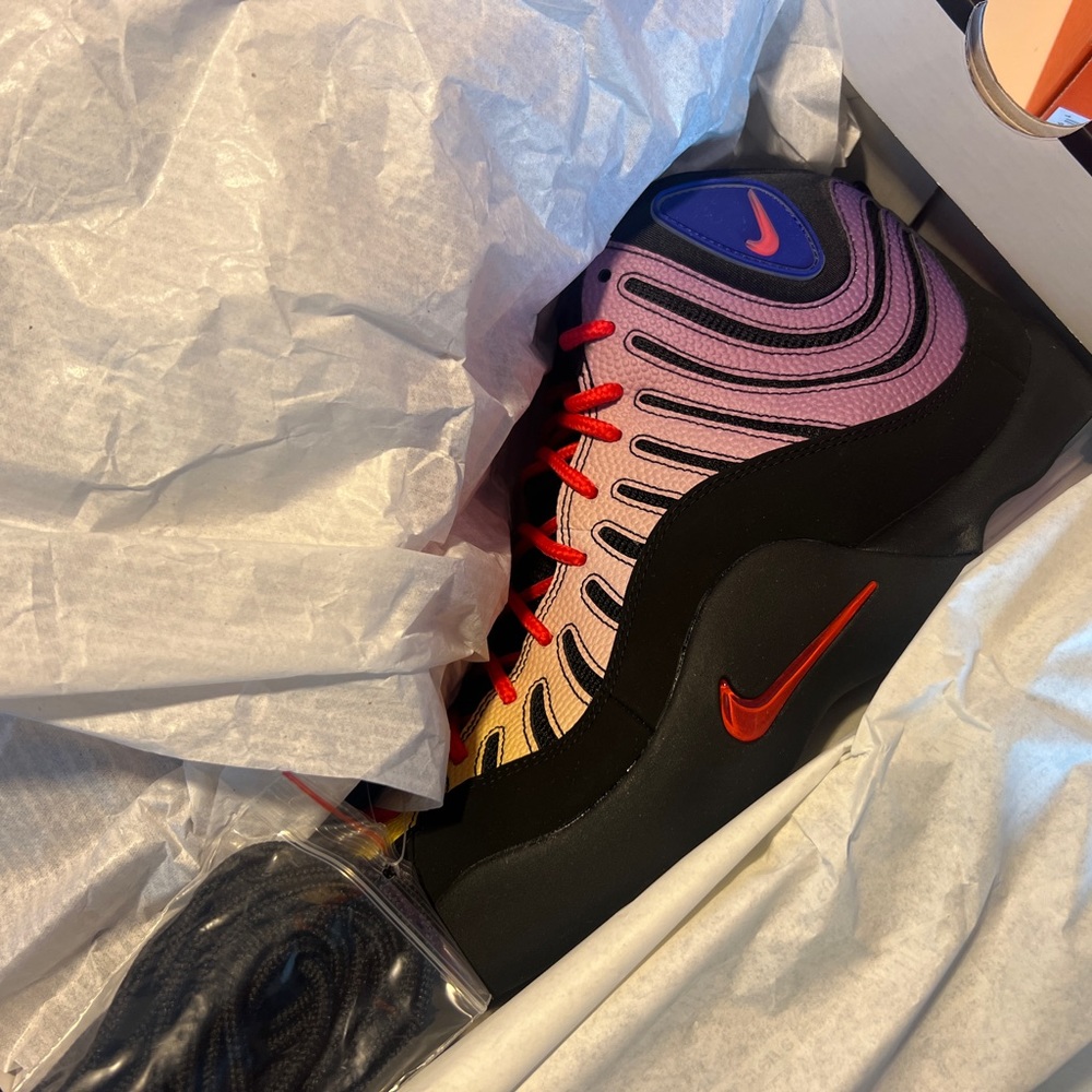 Supreme Nike bakin 10.5 brand new in box tag on